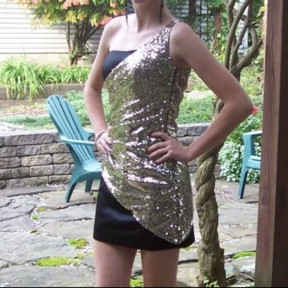 Mori Lee Black Gold Sequin Event Dress Size 6 - Picture 2 of 8